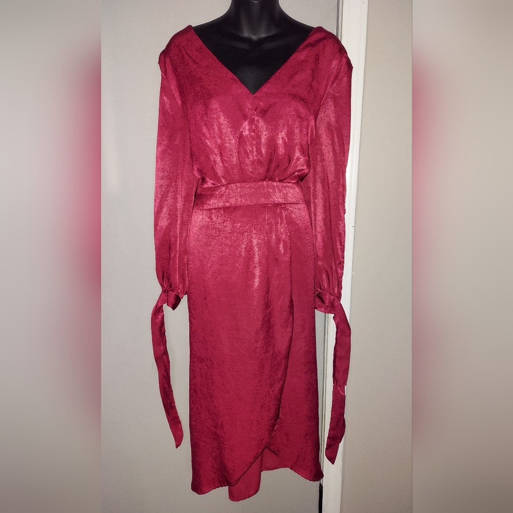 Mia Joy Red Side Zip Tie Sleeve Dress